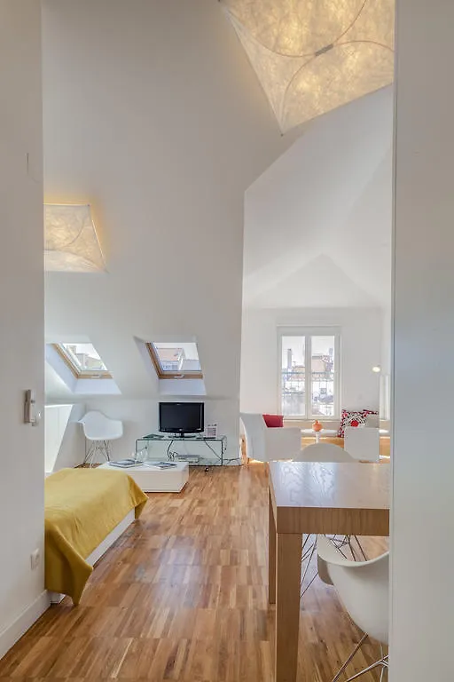 Hello Lisbon Bairro Alto Apartments